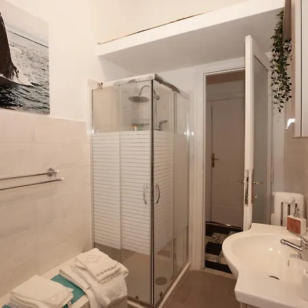 Three Sisters- La Casa Nel Cuore Di Lägenhet Rom